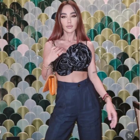 BLOGGER'S FAVE! Zara Black Satin Flower Crop Top Sz Small NWT - Picture 6 of 16